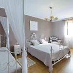 5 Bedroom Cozy In Ferienhaus *
