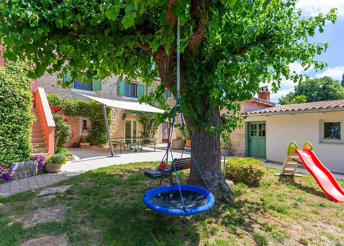 5 Bedroom Cozy In *