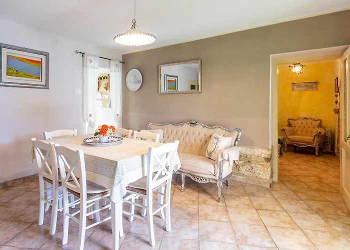 5 Bedroom Cozy In * Galižana
