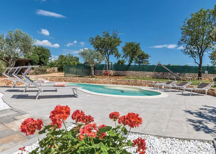 Semesterbostad 5 Bedroom Cozy In Galižana