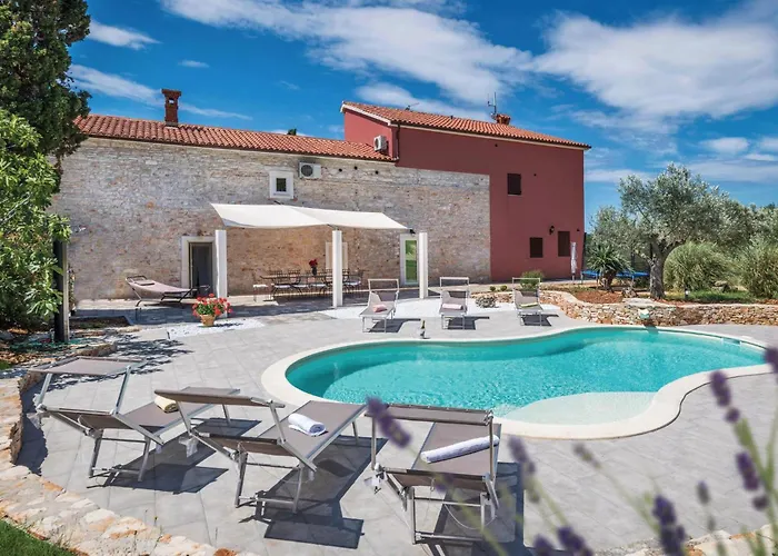 5 Bedroom Cozy In * Galižana