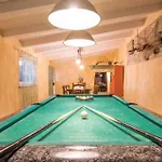펜션 5 Bedroom Cozy In
