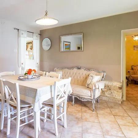 5 Bedroom Cozy In * Galižana