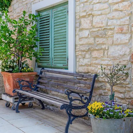 5 Bedroom Cozy In Casa vacanze