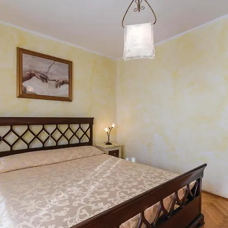 5 Bedroom Cozy In Casa vacanze *